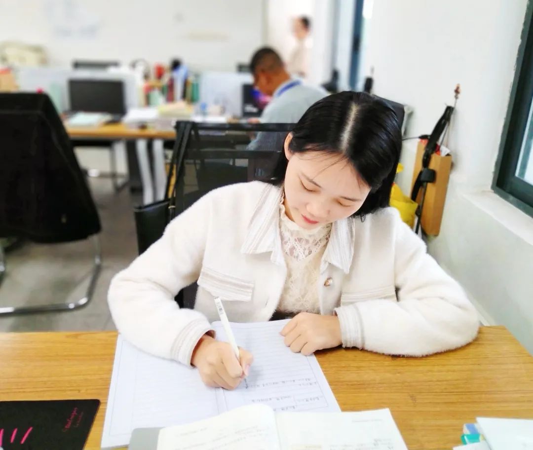 pexels-eberhard-grossgasteiger-2088172.jpg 圖片